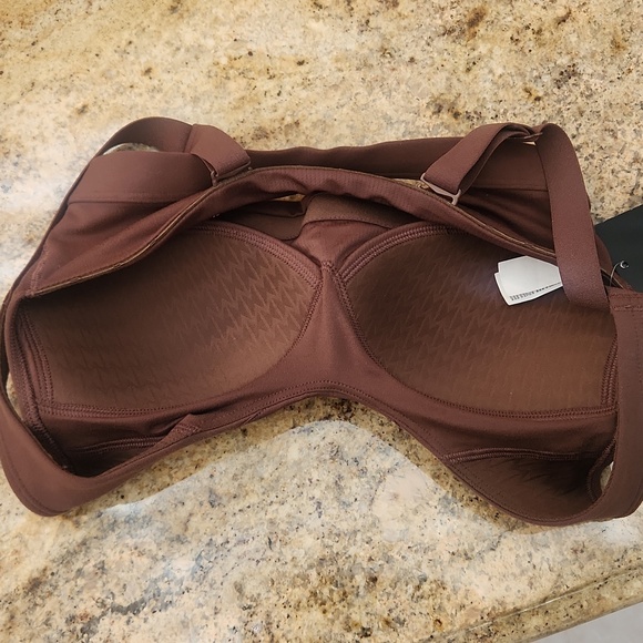 Under Armour Brown Convertible Sports Bra.  New With Tags!! - Picture 12 of 15